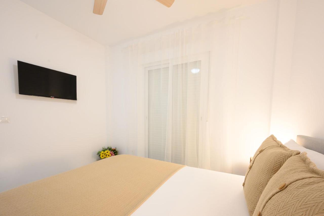 New 1 Bedroom Apartment At 4 Min To The Beach By 10Tosea Фуэнхирола Экстерьер фото